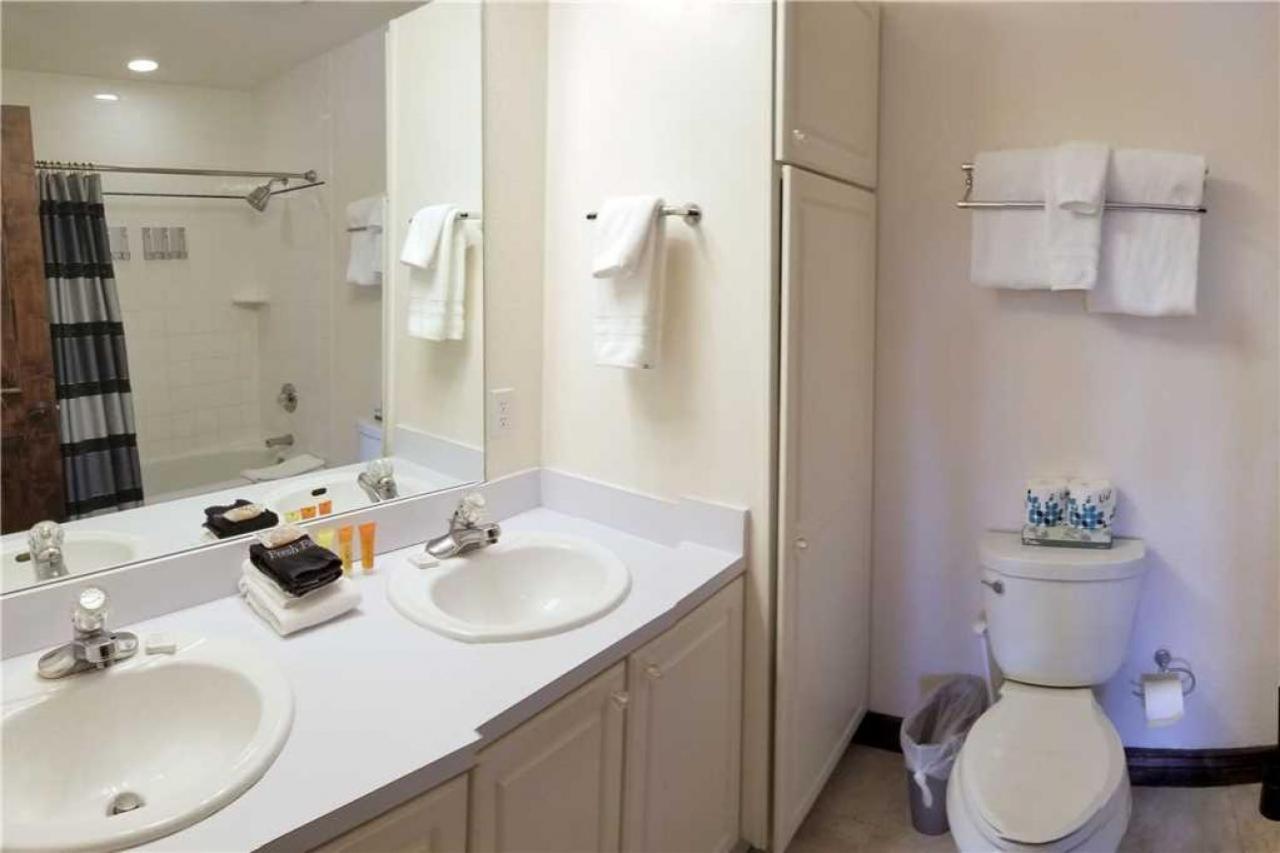 Pinecreek #E - 3 Bedroom - Pool And Hot Tub Access - Close To Town - Shuttle To Slopes Breckenridge Exteriör bild
